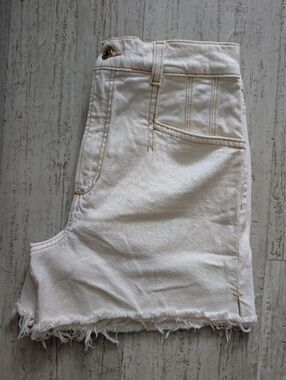 Favorite Daughter- Super High Rise Jordie Short- Cream/ Contrast Stitch- S-28/27